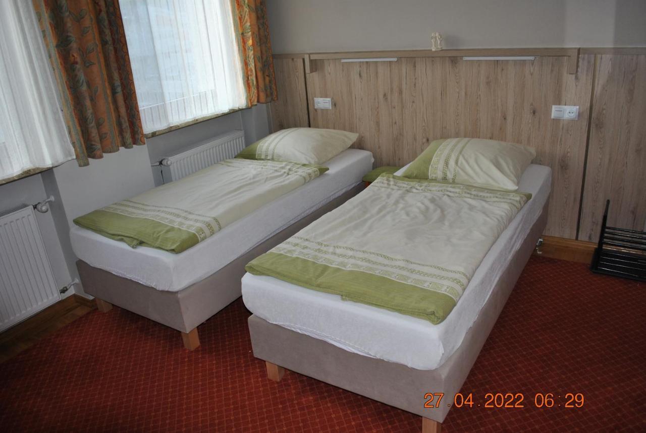 Pokoje Z Lazienkami Apartment Kolobrzeg Exterior photo